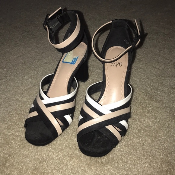 High Heels - Picture 2 of 4